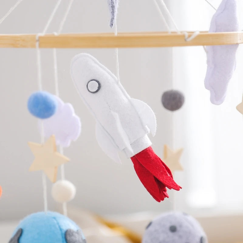 Crib Mobile Holder Rattles Toys Wooden Moon Stars Astronaut Bed Bell Toys Newborn Comfort Crib Bracket Bed Bell Toys Baby Gifts