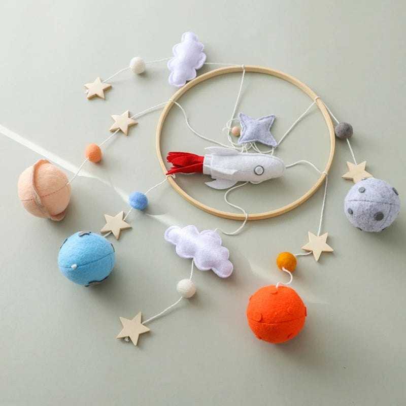 Crib Mobile Holder Rattles Toys Wooden Moon Stars Astronaut Bed Bell Toys Newborn Comfort Crib Bracket Bed Bell Toys Baby Gifts