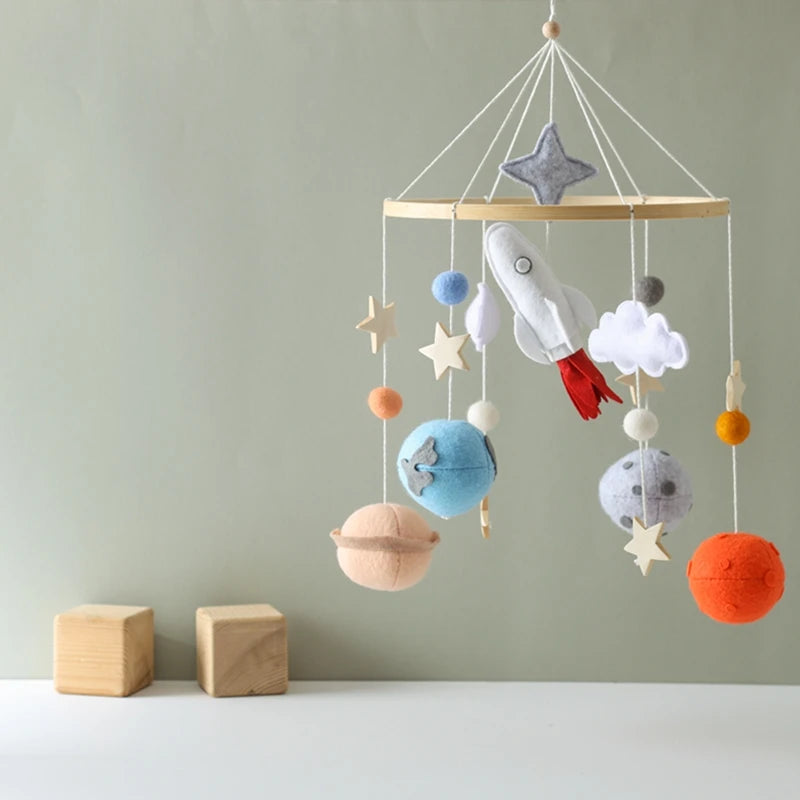 Crib Mobile Holder Rattles Toys Wooden Moon Stars Astronaut Bed Bell Toys Newborn Comfort Crib Bracket Bed Bell Toys Baby Gifts