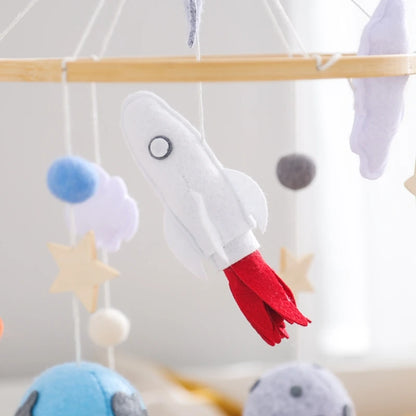 Crib Mobile Holder Rattles Toys Wooden Moon Stars Astronaut Bed Bell Toys Newborn Comfort Crib Bracket Bed Bell Toys Baby Gifts