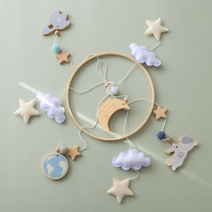 Crib Mobile Holder Rattles Toys Wooden Moon Stars Astronaut Bed Bell Toys Newborn Comfort Crib Bracket Bed Bell Toys Baby Gifts